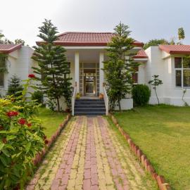 DanCenter Ayut Sidhhi Villa | 3BHK | Pvt Pool | Jaipur, hotel Dzsaipurban