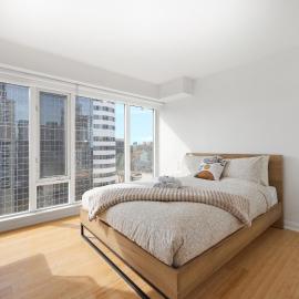 Downtown Luxury Suite, Steps from Eaton Centre - The Logan