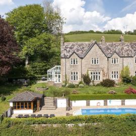 The Rectory Stunning Views Pool & Padel Court, hotel a Berrynarbor