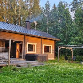 Authentic Finnish Lakeside Cottage: Lusila şehrinde bir otel