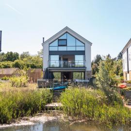 Mackintosh House ML41 HOT TUB Lakeside Spa
