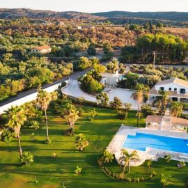Villa Nivara, hotel v destinaci Floridia
