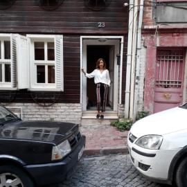 Private house with 4 separate apartments-for families & friend groups