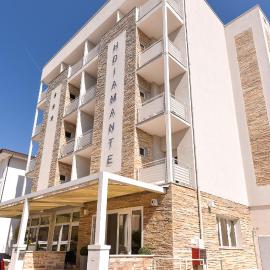 Nuovo Hotel Diamante, hotel en Cesenatico