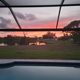 Stunning Sunsets- 3 bedroom 3 bath executive home