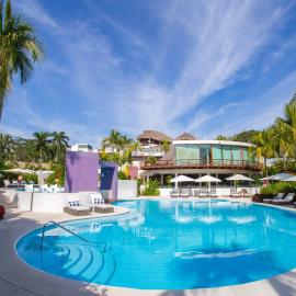 Elegance - Jungle meet with private pool heated、ブセリアスのホテル