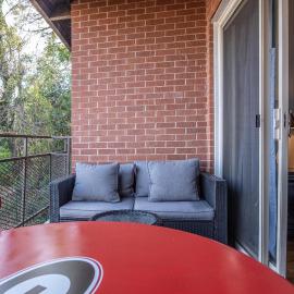 Classic City Getaway - Walk to Sanford Stadium! condo