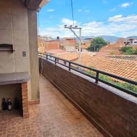 Dpto centrico, balcon y vistas, WiFi, Netflix, 4pax, hotell i Tarija