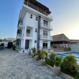 Zan Suites Hotel & Apartment, hotel a Kinyasini