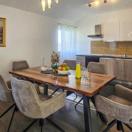Apartman Perfect، فندق في Kučiće