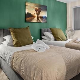 Forest View- Oasis Mural -Didsbury Zen Sleeps 10