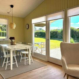 Beach House With Sea View In Bønnerup Strand, hotell sihtkohas Glesborg
