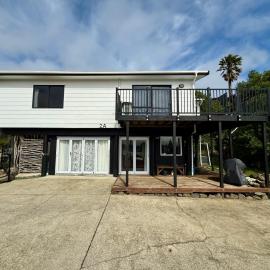 Cosy Raglan Studio - Walk to Beach and Village - Roberts St - Studio Downstairs