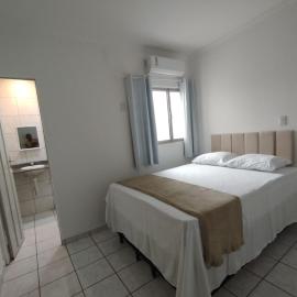 Quarto aconchegante e funcional perto da rodoviária Hospital do Câncer Pátio de eventos e universidades ótima localização, hotel in Petrolina