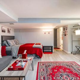 Updated Apt with Private Entry and FREE Parking