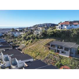 Horizon View Retreat - Nelson Holiday Home