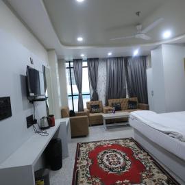 Hotel Ganesha - residential، فندق في مظفربور