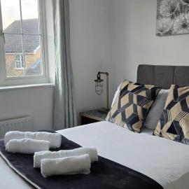 Bishopswood-Sleeps 6-Garden-Pets-Parking-WiFi