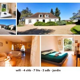 Le gite du Brossat 10 pers jardin wifi: Sainte-Fauste şehrinde bir otel