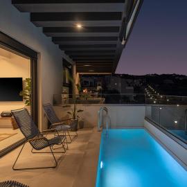 Iris Luxury Apartment
