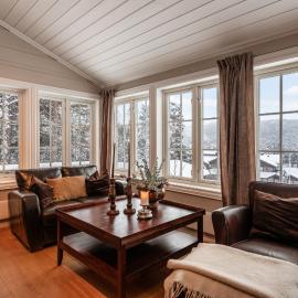 Spacious detached house of 209 sqm in the heart of Geilo、ヤイロのホテル