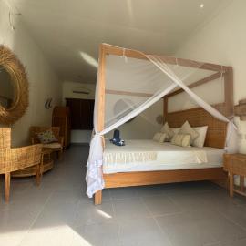 Blue EmOcean Dive Eco lodge، فندق في Moyo Island