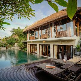 Villa Campania, hotel Blahbatu városában