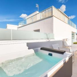 Penthouse Leukos + Jacuzzi by Salento Prime