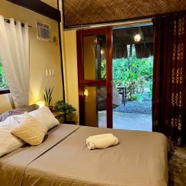 Peaceful Nipa House in Tuason Point surf spot