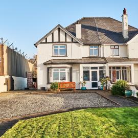 Metropole Lodge by Escape Ordinary, hotel in Portrush
