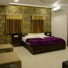 Sri Shivam Hotel, hotel en Gondia