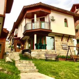 Alpine Villas Pamporovo, hotel in Smolyan