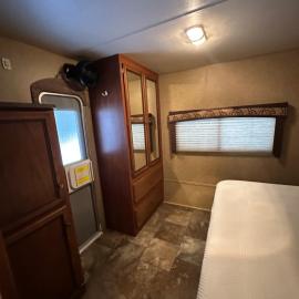 Rustic cozy couples summer stay, hotell i Little Current