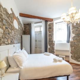 Elegant cottage in the heart of Torno with SmartTV and Wifi, hotel i Torno
