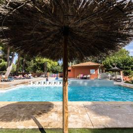 Camping La Tour de France，Latour-de-France的飯店