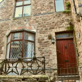 Ash Cottage - Caerleon, hotell i Newport