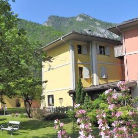 Albergo Silvana、レードロのホテル