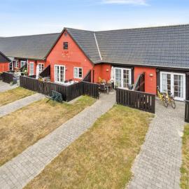 Apartment Ruse - 6km from the sea by Interhome โรงแรมในÅkirkeby