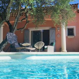 Villa provençale, piscine & jardin arboré