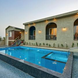 Breeze Resort Panhala , Swimming Pool, Just 5 Minutes From Panhala!, hotel v destinácii Panhāla