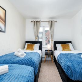 3 Bedroom House with 6 Beds, Garden and BBQ, Sheffield
