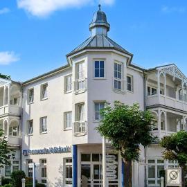 Haus Volksbank - by Rujana