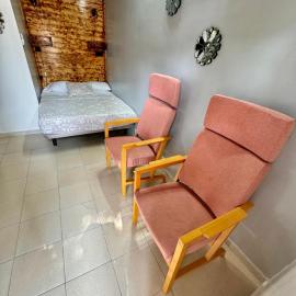 Nuevos Apartamentos frente al mar y a la playa – hotel w mieście Castelldefels
