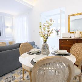 Nuraghi - Stylish Floriana Apt near Valletta City Gate, hotel in Il-Furjana