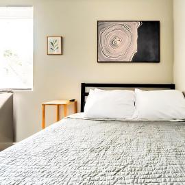 Cozy Micro Suite Unit 3 Sleeps 2 Minutes to Downtown โรงแรมในทาโคมา