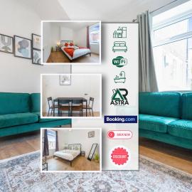 Spacious 4BR House - Sleeps 7 - Free Parking, hotel em Shield Row