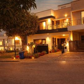 Haven Lodge Islamabad by Haven Holiday Homes - 3BR Home with Lounge & Kitchen