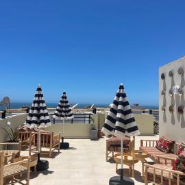 SurfBnB - Private Apartments Tamraght, hotel in Tamraght Ouzdar