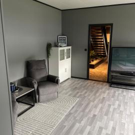 Beautiful large apartment with beautiful sea view, Hotel in Senja