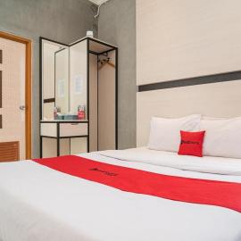 RedDoorz Syariah At Mitra Guest House